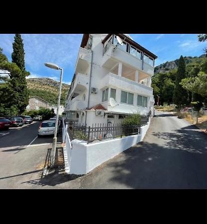 Apartments Sveti Stefan-Marko Bagian luar foto
